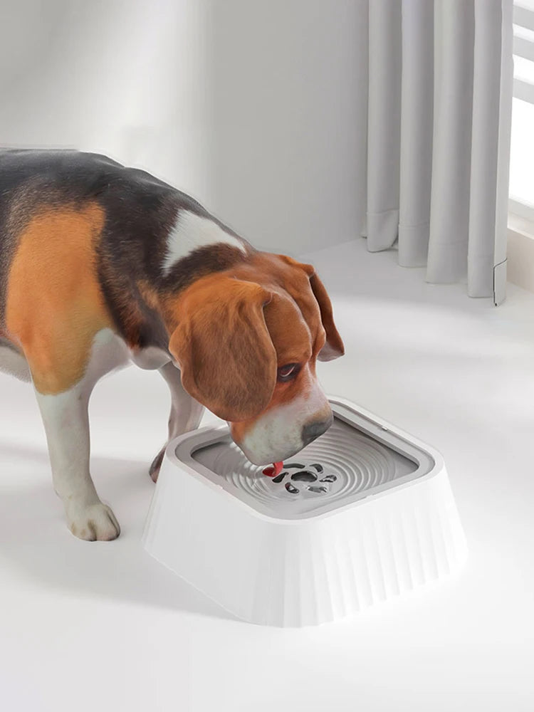 Floating Pet Drinking Bowl – Neck Protection & Non-Slip