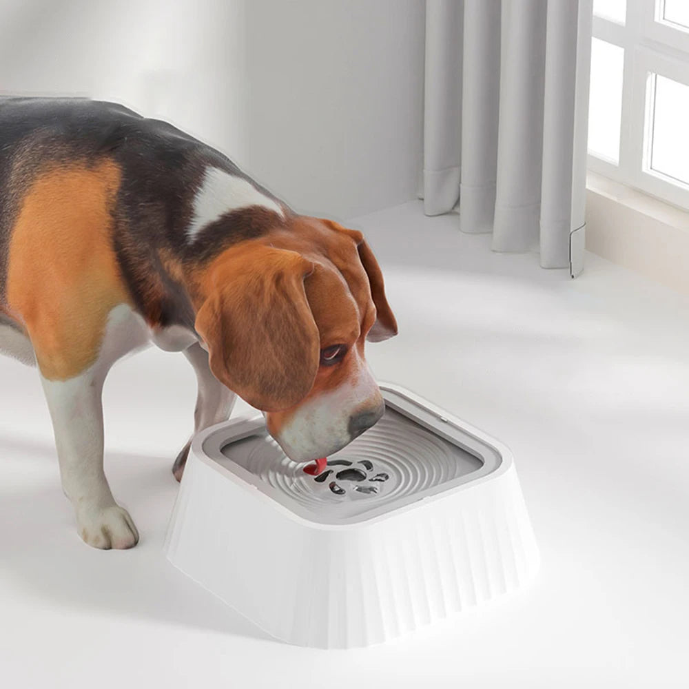 Floating Pet Drinking Bowl – Neck Protection & Non-Slip